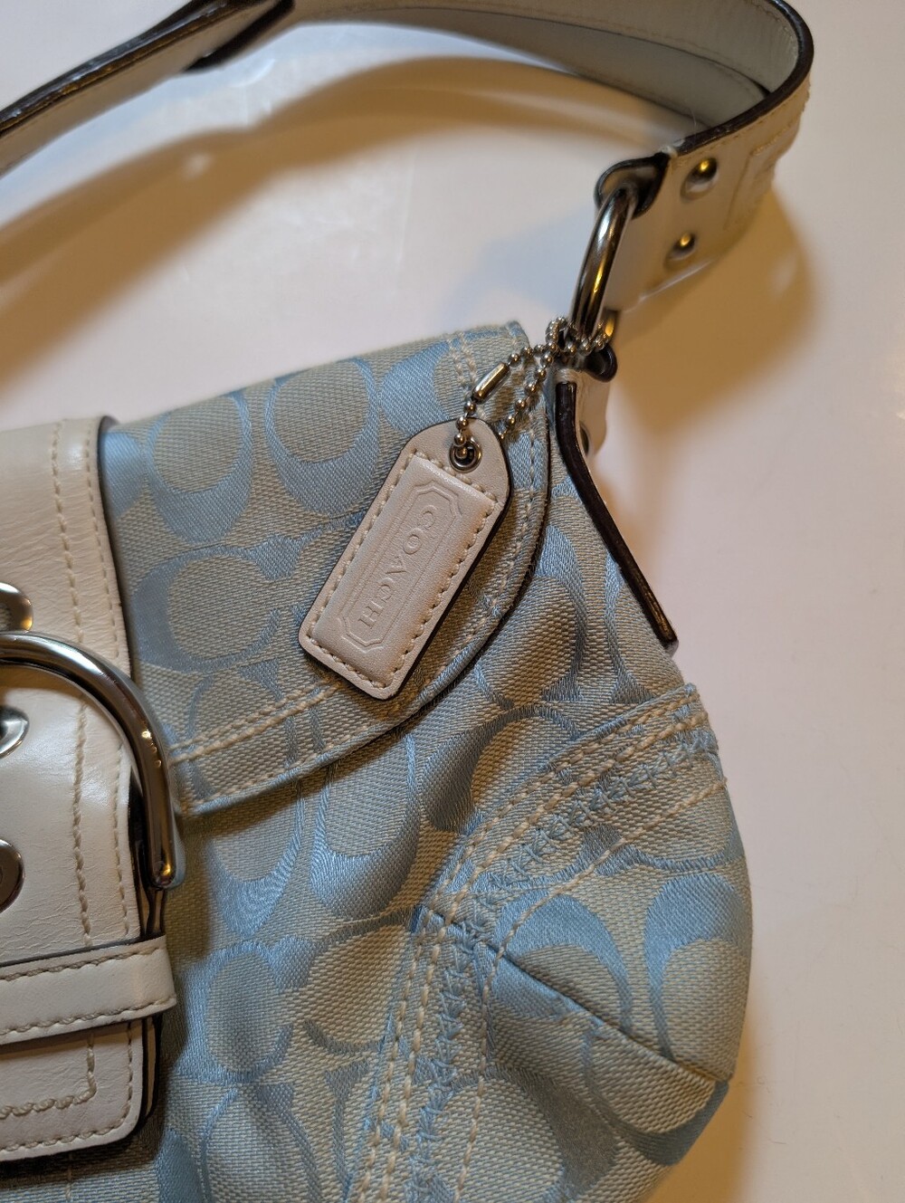 Vintage Coach Soho Signature Flap Shoulder Bag Blue White Buckle Y2K In VGUC - Picture 3 of 14